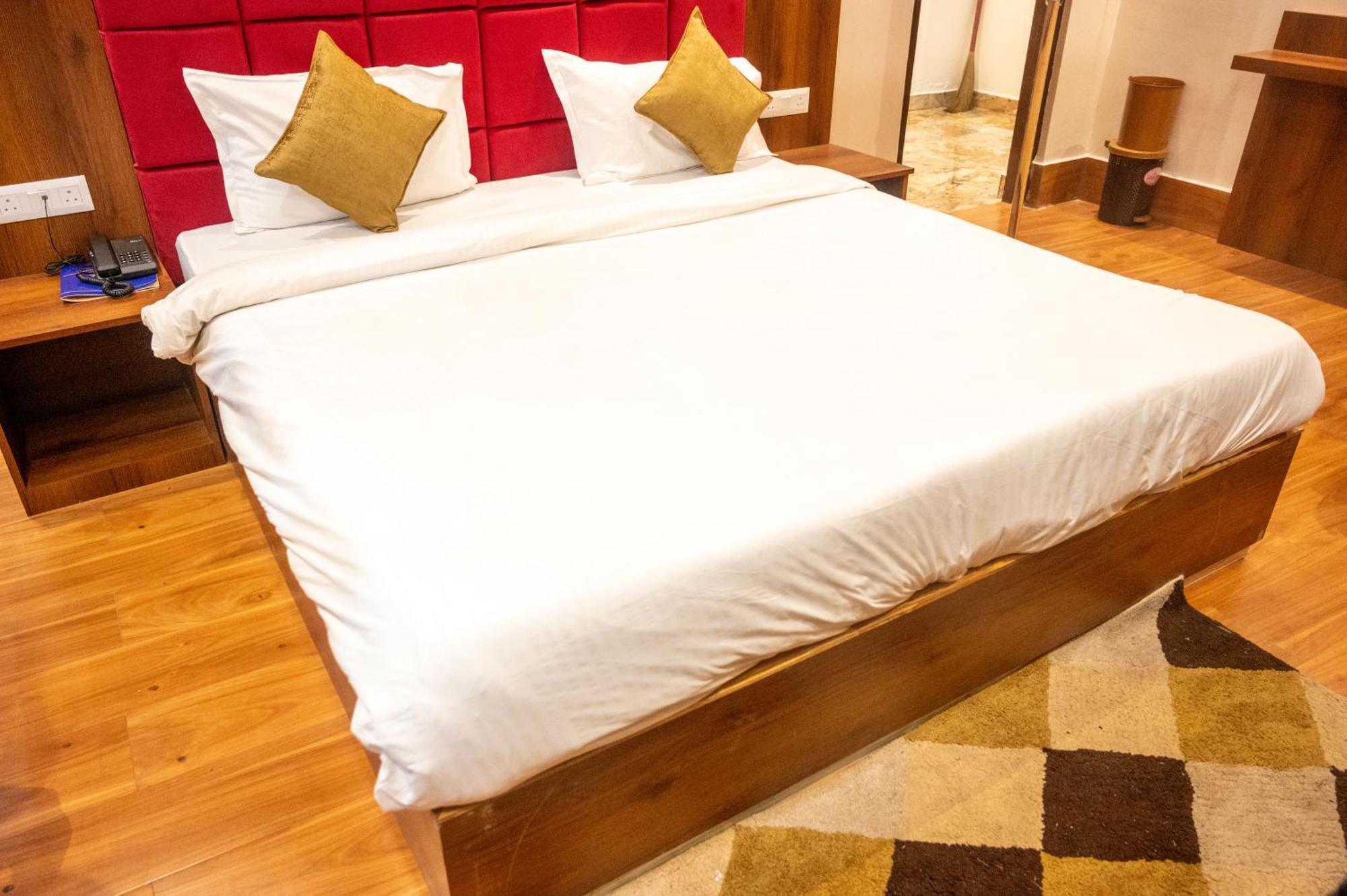 Kiran Palace Hotel - Varanasi — Photos 2